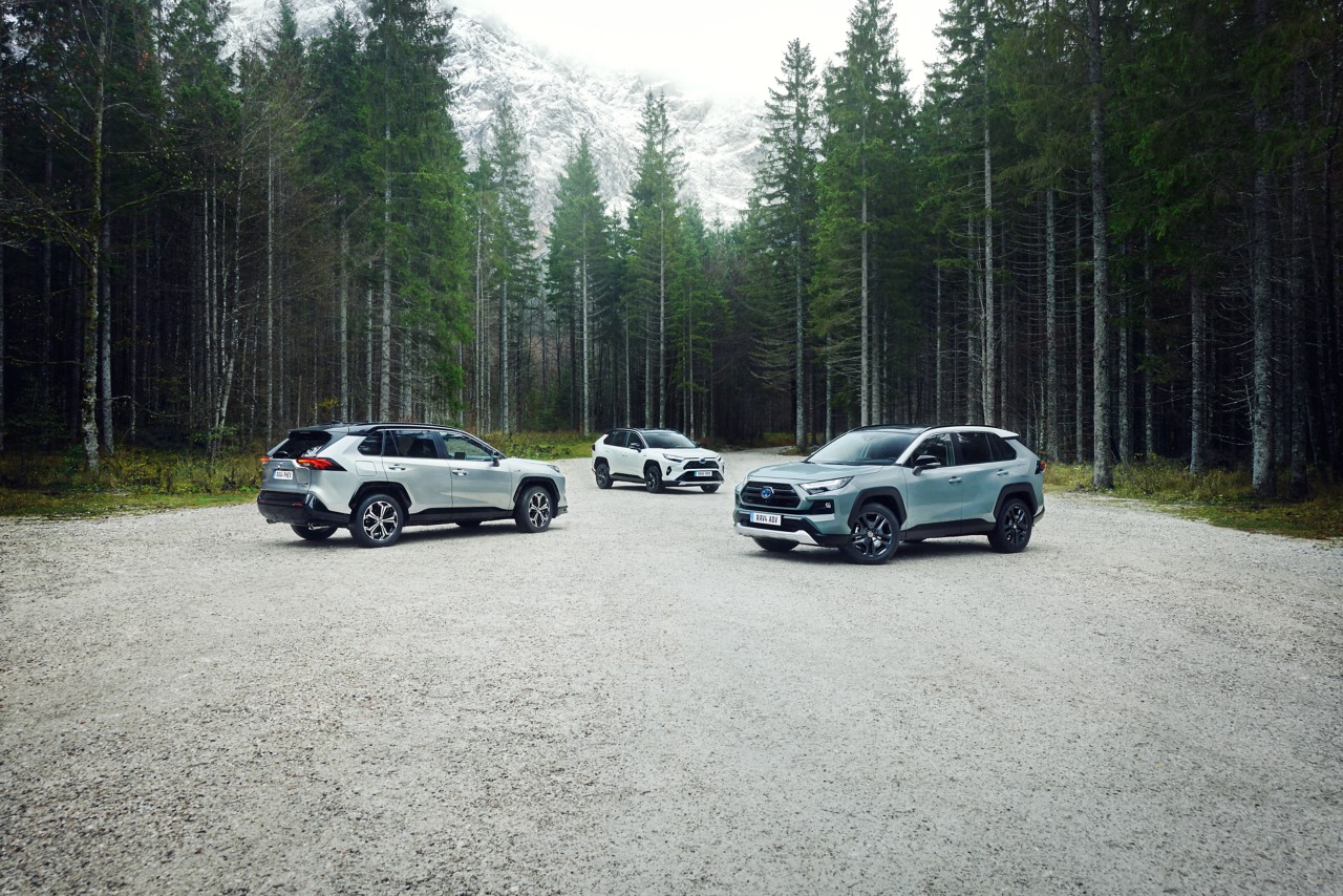 TOY_RAV4_2022_HUB_IMG_KV_10_Range_v2